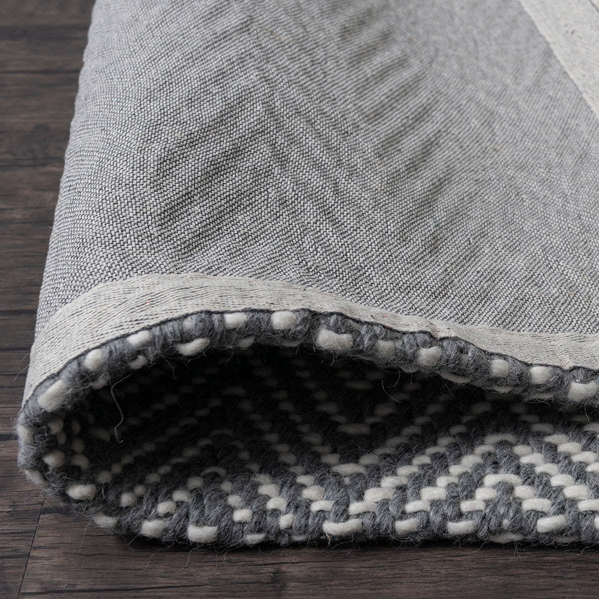 HANDWOVEN FLATWEAVE WOOL RUG - MUNICH IN GREY